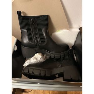 torrid chelsea boot {wide width}